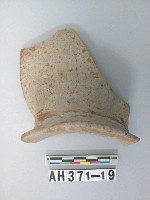 藏品(灰色夾砂陶口緣殘件)的圖片